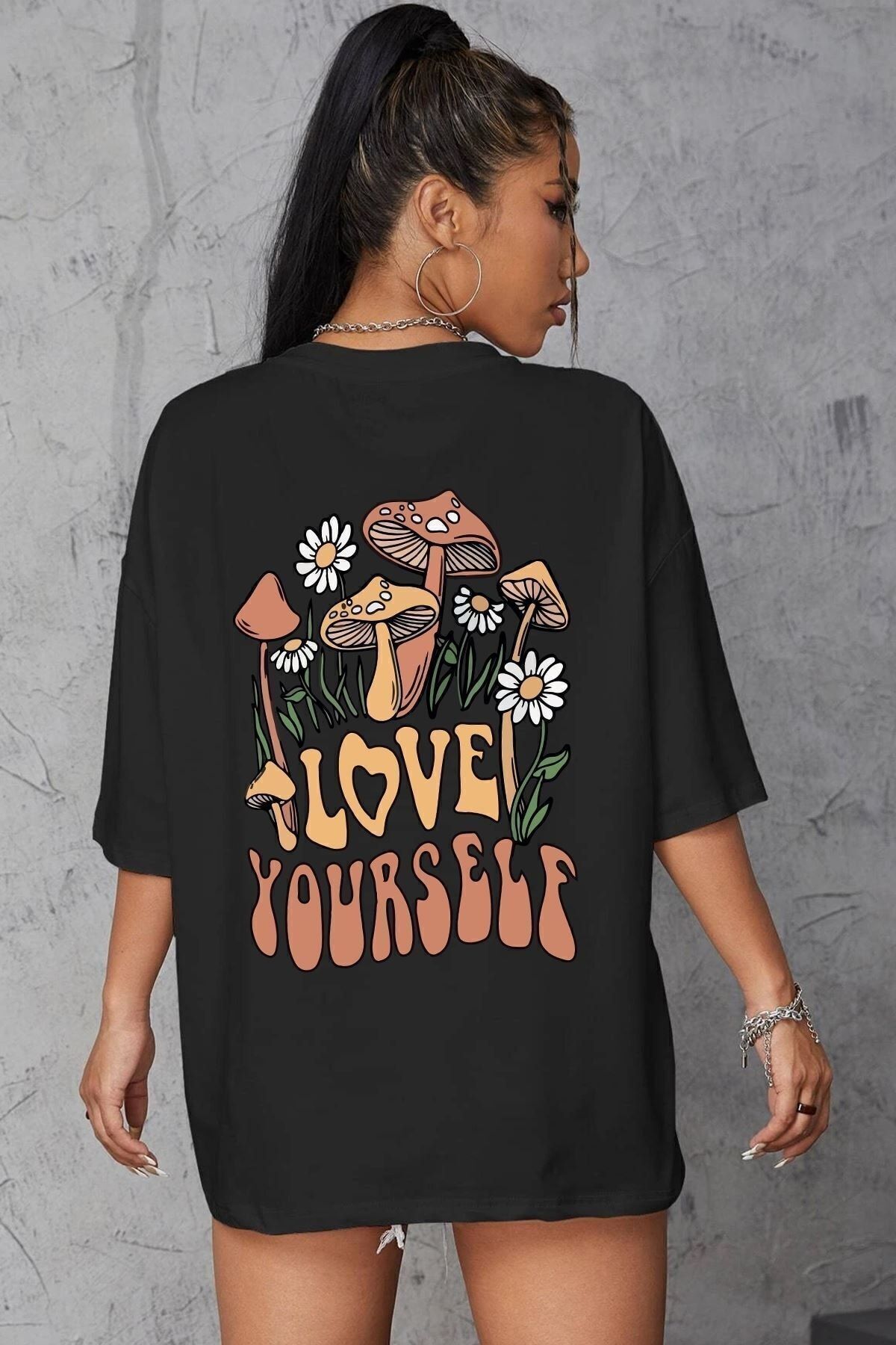 Uyguntarz Unisex Love Yourself Baskılı T-shirt: Şıklık ve Konforu Bir Arada Sunuyor